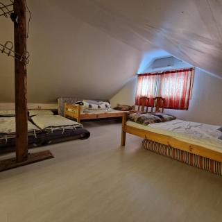 Captivating 6-Bed Cottage in Lismarka - 7