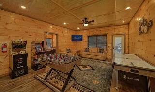 A Lodge at The Glades 12 BR Cabin Private Indoor Pool Hot Tubs Game Rooms and Theater Room - 6