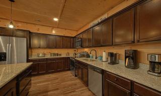 A Lodge at The Glades 12 BR Cabin Private Indoor Pool Hot Tubs Game Rooms and Theater Room - Gatlinburg - 1
