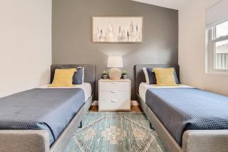 Charming 3BR Home Perfect for a Family Getaway - 1