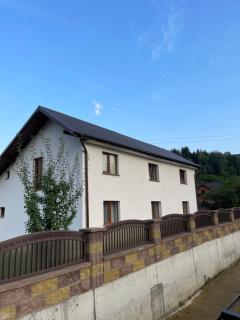 Bucovina-MountainHouse-5BR-Fireplace-HotTub-WiFi - Suceviţa - 9