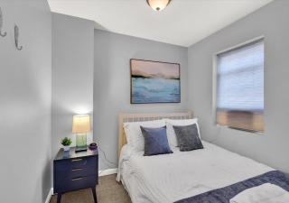 2 Miles From Rocky Statue - 8