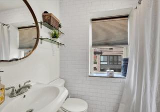 2 Miles From Rocky Statue - 4