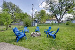 5 Min to Airport Pet Friendly Fire pit Fenced Yard - 7