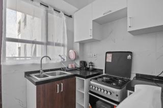 Stylish and Spacious 1Bedroom Apartment with King Bed in Prime Location - Nairobi - 7
