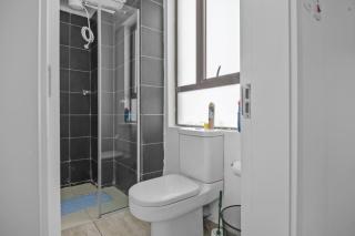 Stylish and Spacious 1Bedroom Apartment with King Bed in Prime Location - Nairobi - 3