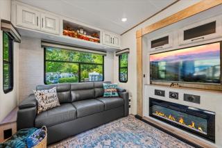 Waters Edge Glamping Resort- Swimming Pools, Golf Cart Included, Mini Golf and More - 3