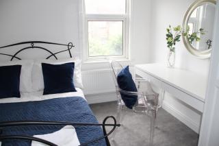 London Retreat-2 Bedroom House Parking & Garden - Londra - 4