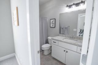 The Retreat Modern 2bed 2.5bath - 2