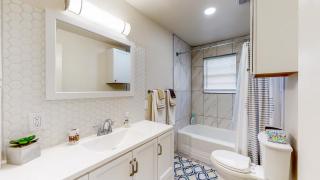 Charming Downtown Bungalow - King Bed, Office - Twin Falls - 6