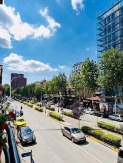 Quaint Apt Gem ,Your Home Away from Home - Tirana - 0