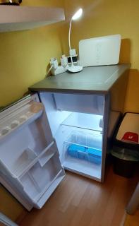 7 min to citycenter subway U3 100m, southside singleroom own shower wc, TV, dishes fridge, oven, waterheater, coffeemashine- free C ,bike for free , next to river and park, many restaurants and supermarkets around 200m, nonsmoker ! - Munich - 5