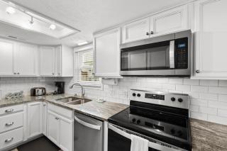 Seawalk Villa- 3 Blocks to Ocean- Pool- 5 Beds - Myrtle Beach - 9