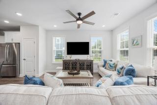 Golf-range View with Beach Shuttle - Sleeps 11 - Grill - Pool by myBeach Vacation Rentals - Myrtle Beach - 2