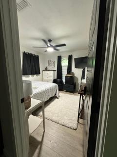Hillside Room 3 - Tyler - 2