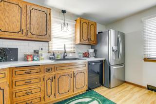 Less Than 1 Mi to Lambeau Field Green Bay Home with Grill! - 3