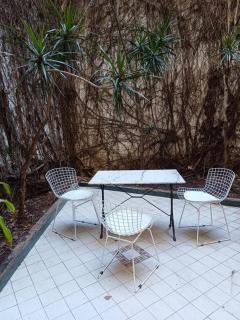 Espacioso y moderno departamento con patio - Buenos Aires - 1
