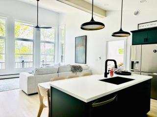 Tranquil Waters - Modern Lakefront Haven with Hot Tub - Explore, Relax, and Recharge! Close to UMF! - 9