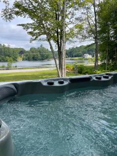 Tranquil Waters - Modern Lakefront Haven with Hot Tub - Explore, Relax, and Recharge! Close to UMF! - Wilton - 8