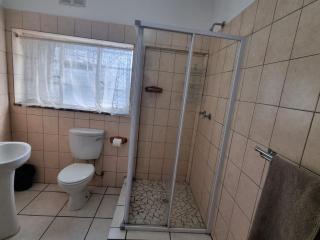 Airport Inn Bed and Breakfast - Kempton Park - 3