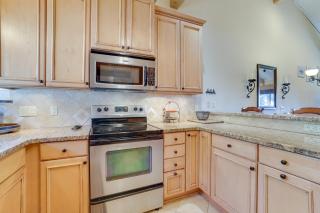 Walk to Ski Lift Mtn-View Condo in Mammoth Lakes - 5