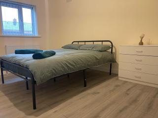 Melksham Serviced Accommodation - 1