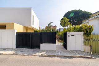 WHome Beachside Bliss In Carcavelos, 1BR With Patio & Parking - 6