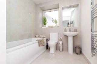 New Three Bedroom Apt Ashbourne - Ashbourne - 3