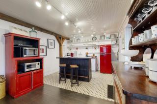 Sassafras Cottage - 1