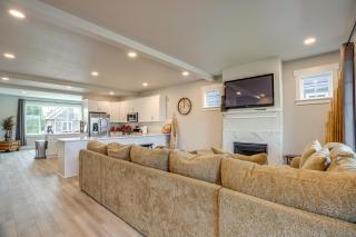 Beautiful Water Views Coastal Oregon Townhome! - Hammond - 5
