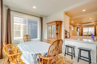 Beautiful Water Views Coastal Oregon Townhome! - Hammond - 2