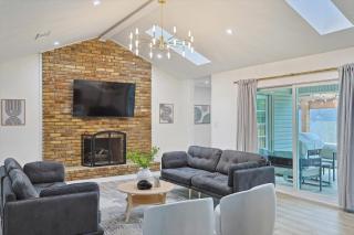 3-BD Backyard Oasis w Pool Patio Firepit - Irving - 2