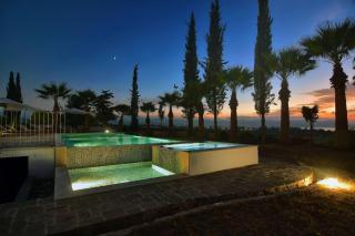Incredible Large Villa In Paphos sleeps 14 Children Pool, Jacuzzi, Huge Garden - Polis Chrysochous - 2