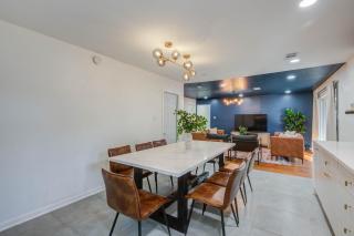 4-BD Mid-Modern Century with Firepit & Playground - Houston - 7