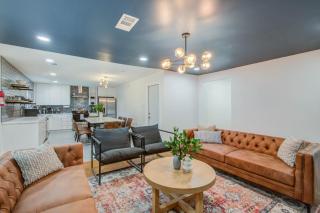 4-BD Mid-Modern Century with Firepit & Playground - Houston - 4