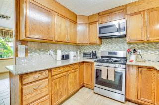 Pet-Friendly Home Near Downtown Henderson - 1