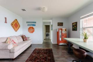 Amazing House with Pool, Arcade, Hot Tub and More - Accomodates 16 guests - Pflugerville - 8