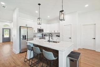 Paradise Modern Home Pool & Hot Tub for over 30 Nights - Waxahachie - 7