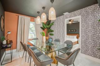 Spring Branch Getaway Feat 5BD Pool Hot tub - Houston - 6