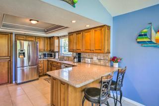 Fort Myers Coastal Retreat Lanai with Pool! - Fort Myers - 2
