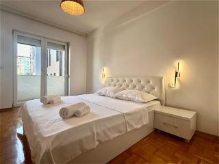 Elegant and Cozy Apartment in the City - B & C Street with Private Parking - Pristina - 8