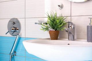 Stella's Central - 1min beach, kitchen & balcony - Himare - 7