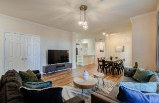 3BD Luxury Convenience w Pool Gym More - Houston - 3
