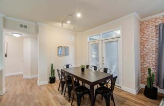3BD Luxury Convenience w Pool Gym More - Houston - 2