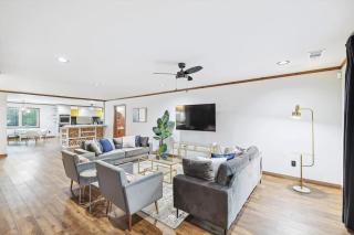 Russwood Acres Estate ft Gym Cinema Pool Table - - 4