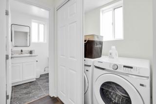 Spectacular Rooftop View House - 1