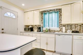 4 Mi to NYC, Shared Yard Englewood Apartment! - Englewood - 1
