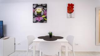 Calle Pedro Lorca Spacious Studio near Del Cura Beach , seafront with many reastoraunts, supermarket Masymas and pharmacy 24h - Torrevieja - 1