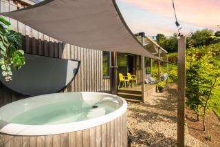 The Hive - Unique Hot Tub Cabin in Millport - 8