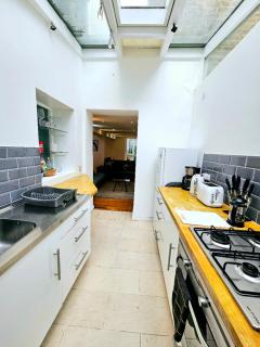 Charming Hyde Park Private Accommodation with Back Patio by Lancaster Gate and Paddington Station - Londra - 2